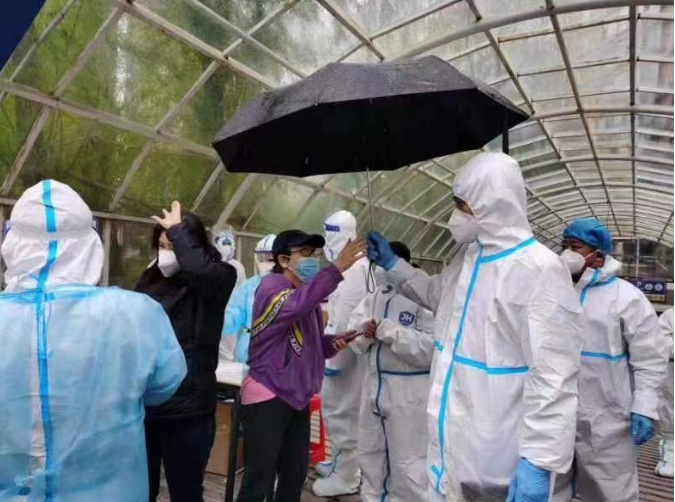 “我的年龄不算太大，正适合当志愿者”